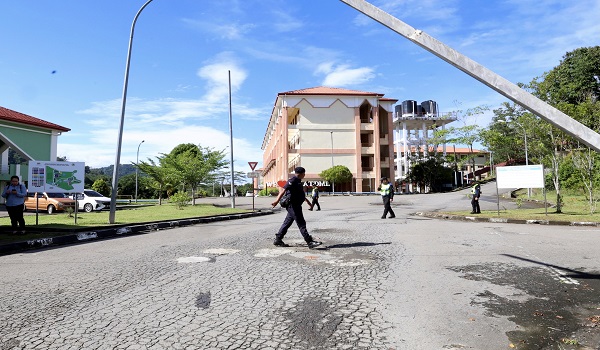 Sekolah Menengah Kebangsaan Agama Tun Datu Mustapha. /  Foto BERNAMA